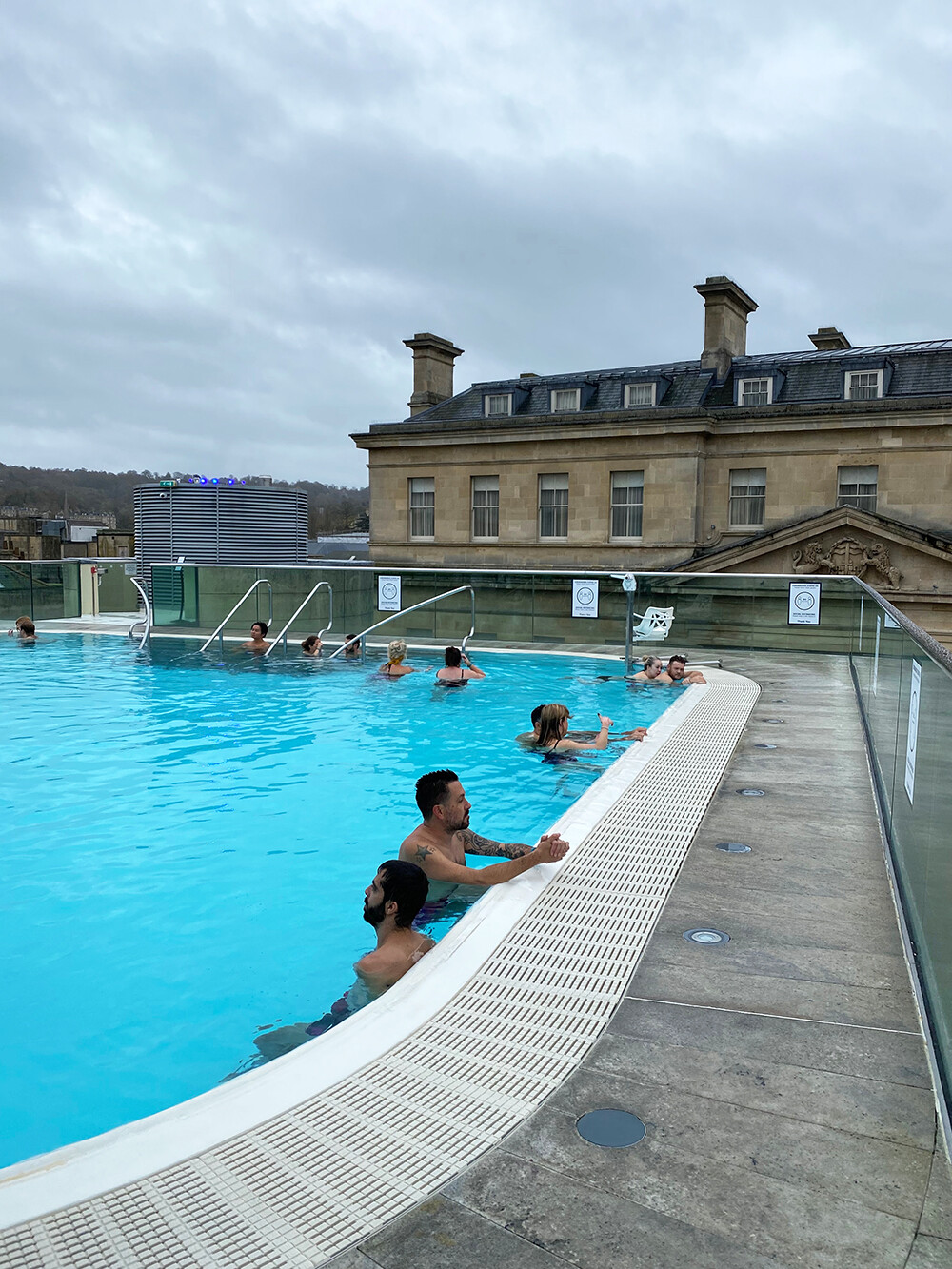 Guide to Bath - Rooftop Pool of the Thermae Spa
