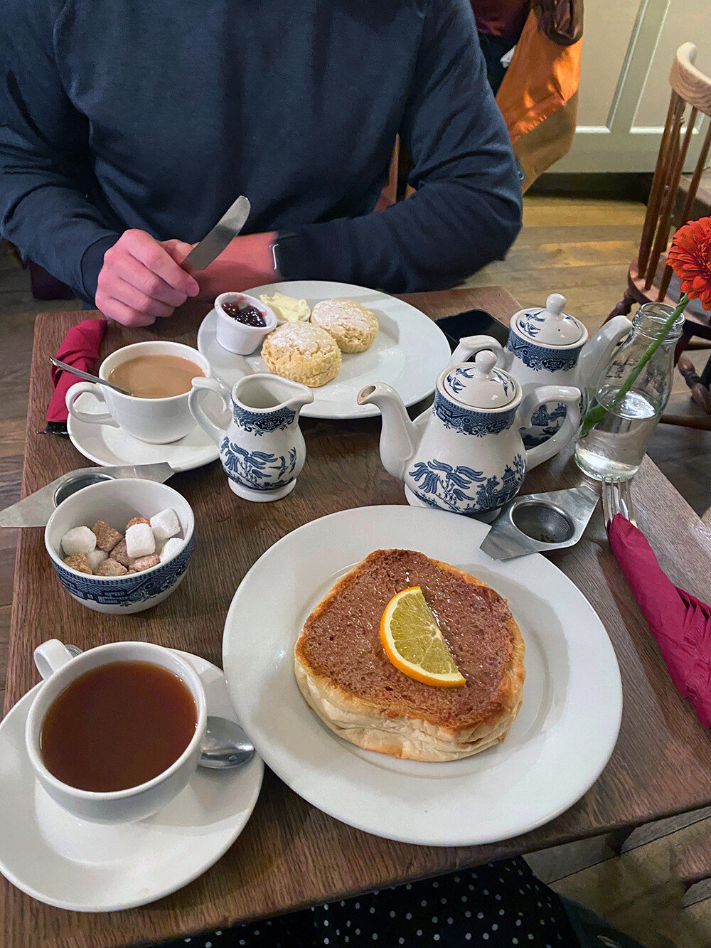 Guide to Bath - Sally Lunn Bunn with Cinnamon Butter and Tea