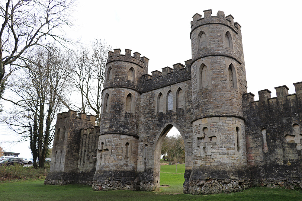 Guide to Bath - Sham Castle in Bath