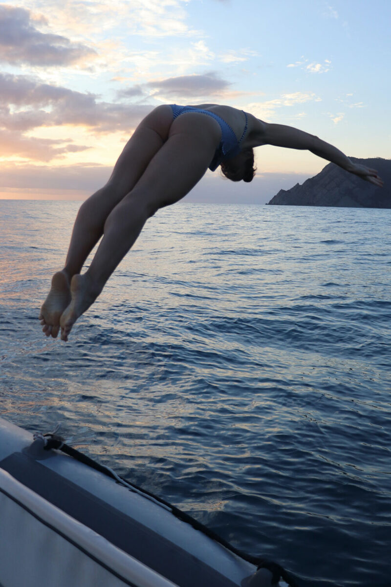 Cinque Terre Boat Tour - Diving into the Ligurian Sea 01