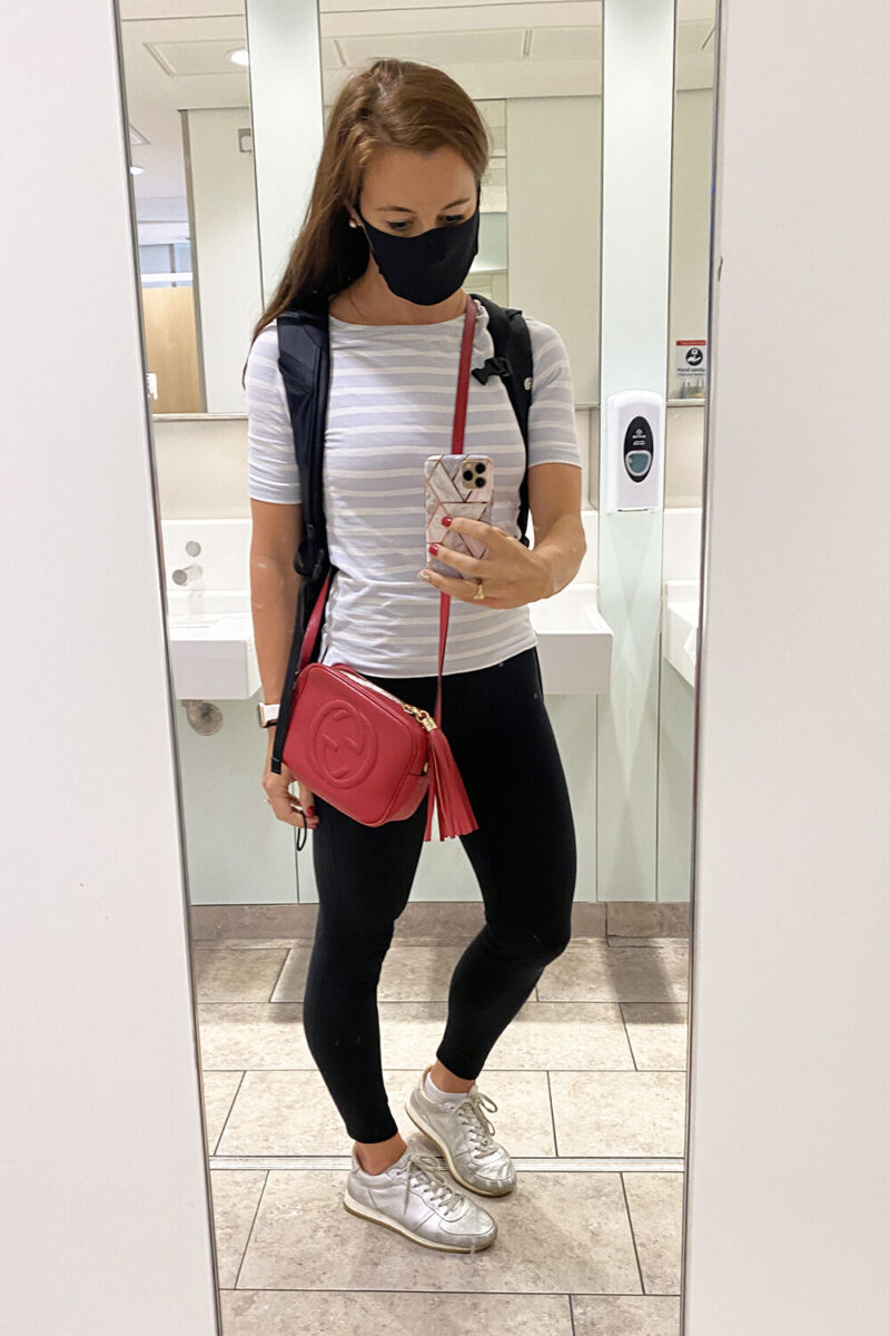 Travel Blogger Travel Style - Flight to Chicago