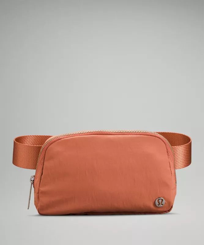 lululemon belt bag craze The Lululemon Belt Bag Craze