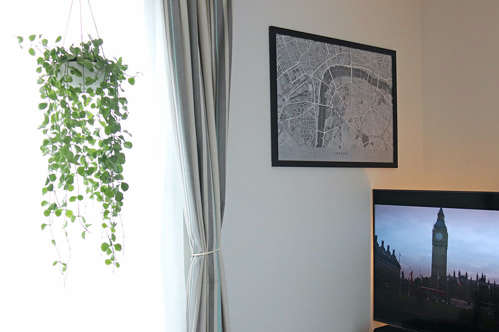 London Map III Print with Big Ben, the Palace of Westminster on TV