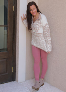 Casual Winter Outfit Idea cozy pullover fleece and pink leggings