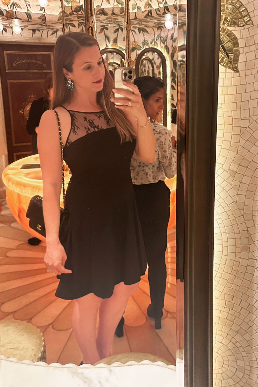 Mirror selfie in Bacchanalia bathroom