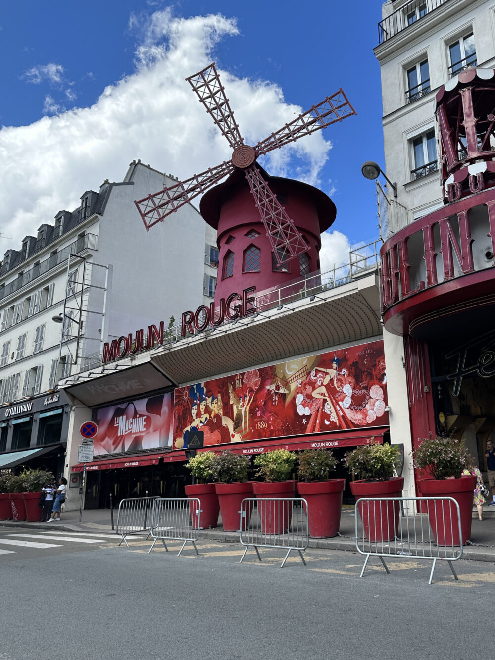 Moulin Rouge, The famous cabaret