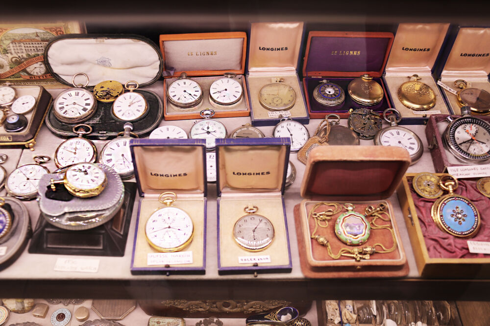 Istanbul Bazaars - Vintage Pocket Watches at the Baazar