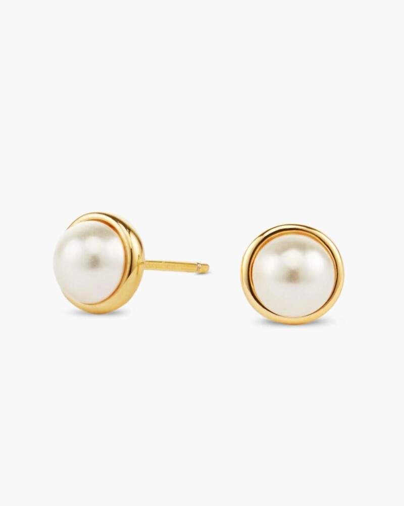 The Women's Bezeled Pearl Stud Earrings - Gold