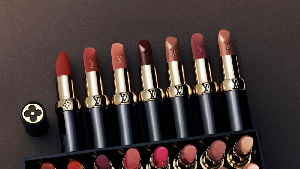 Harpers Bazaar 17 Lipstick Louis Vuitton La Beaute